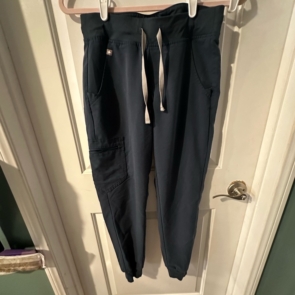 Figs jogger scrubs